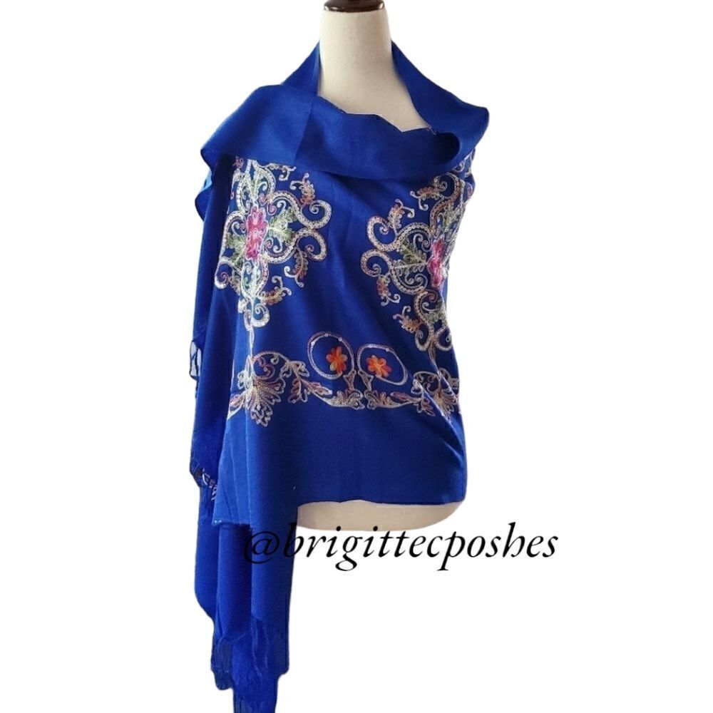 CHALINA Blue Embroidered Shawl 